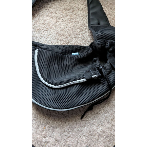 Katziela Dog Sling Carrier Black NWOT Small Pet Travel Shoulder Bag Adjustable - Picture 4 of 6